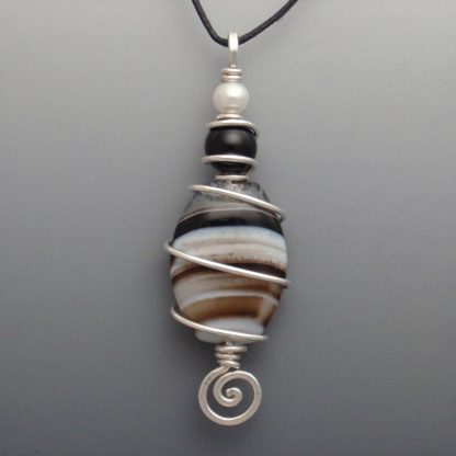 Sardonyx, Blk. Onyx, & Pearl Pendant, pds-138